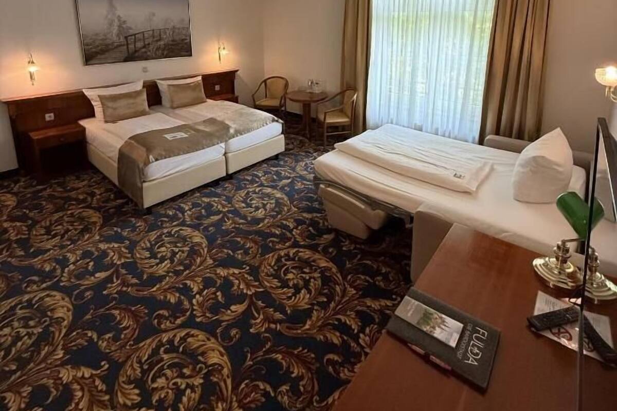 Comfort Triple Room | Iron/ironing board (on request), WiFi (free)
