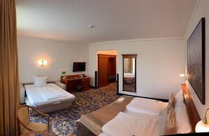 Comfort Triple Room | Iron/ironing board, free WiFi