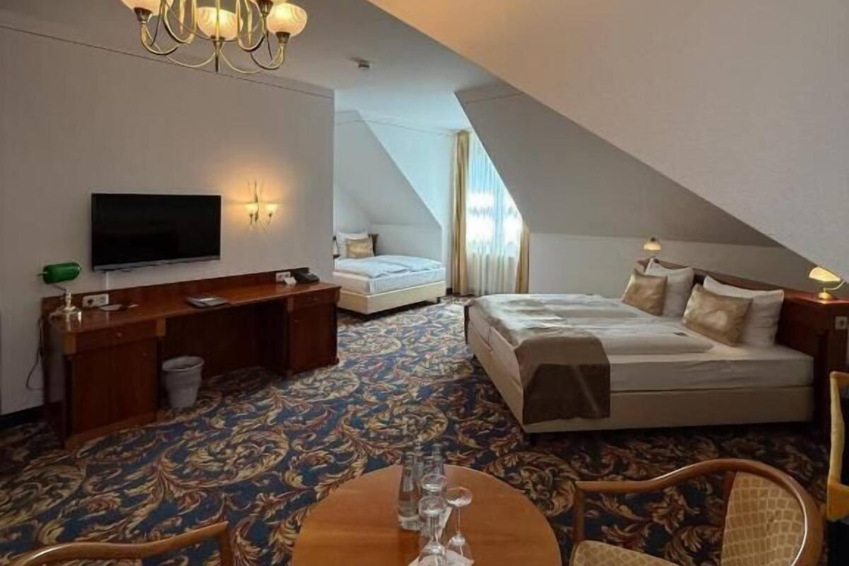 Comfort Quadruple Room | Iron/ironing board (on request), WiFi (free)