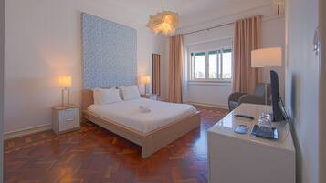 1 bedroom, bed sheets