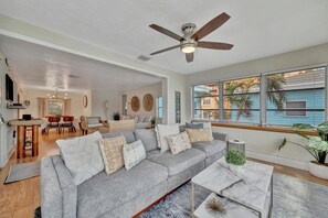 テレビ、書斎 / ワークスペース