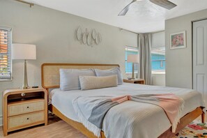 2 عدّة غرف نوم ومكواة/لوح كي وسرير سفر وواي فاي