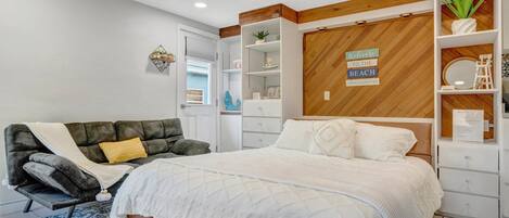 Fer et planche à repasser, lit parapluie, Wi-Fi, draps fournis