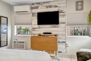 Iron/ironing board, travel cot, WiFi, bed sheets