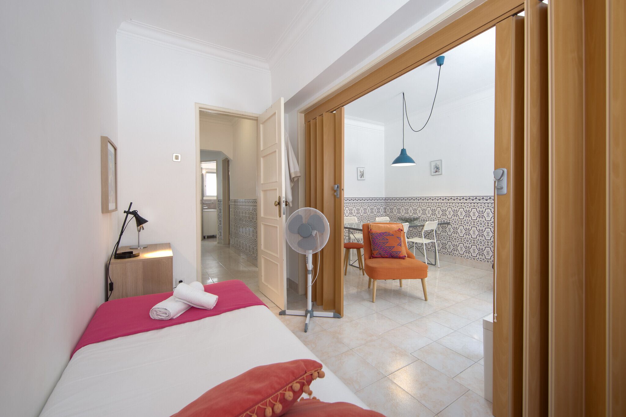 1 bedroom, bed sheets