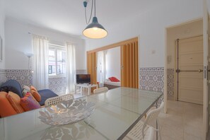 Interior - Alameda Typical by Homing (Lisbon)