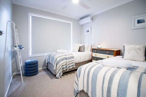 3 bedrooms, iron/ironing board, WiFi, bed sheets