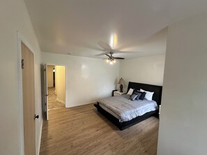 3 bedrooms, iron/ironing board, WiFi, bed sheets - Wonderful 3-bedroom house with AC in Indianapolis (Indianapolis)