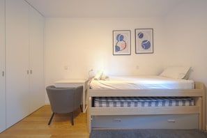 2 bedrooms, bed sheets