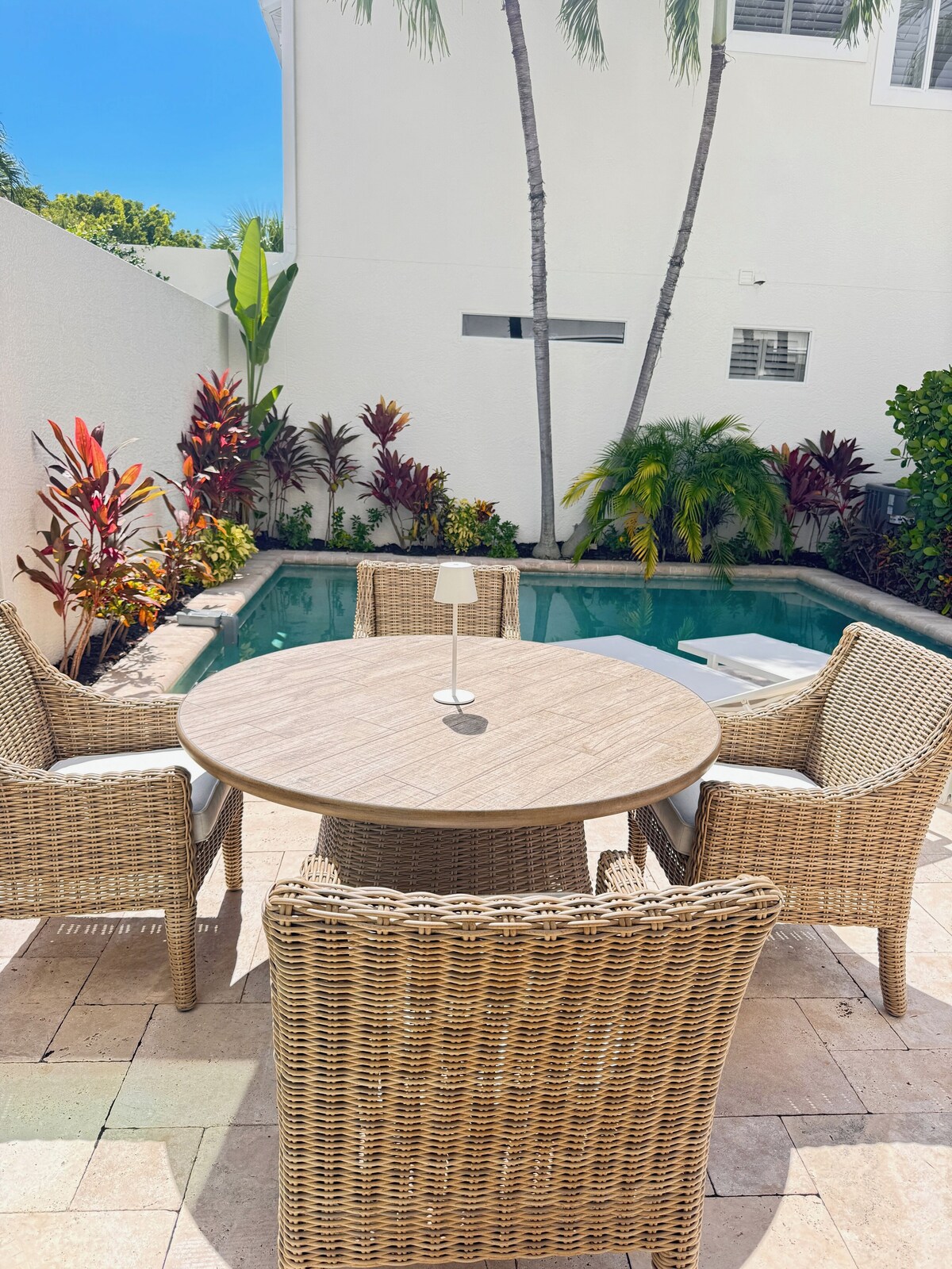 Photo 15 of 3-bed, 3-bath villa with pool in Olde Naples. Walk to 3rd, 5th and the beach!