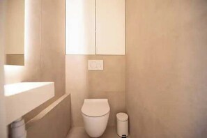 شقة | حمام | مجففات شعر، مناشف، شامبو