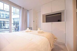 1 chambre, espace de travail pour ordinateur portable