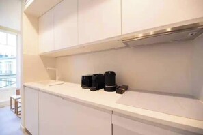 アパートメント | 専用キッチン | 冷蔵庫、電子レンジ、オーブン、コンロ