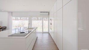 Private kitchen - Aroeira Modern Grand Villa by Homing (Almada)