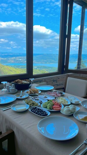 Morgenmadsbuffet hver dag (600 TRY pr. person)