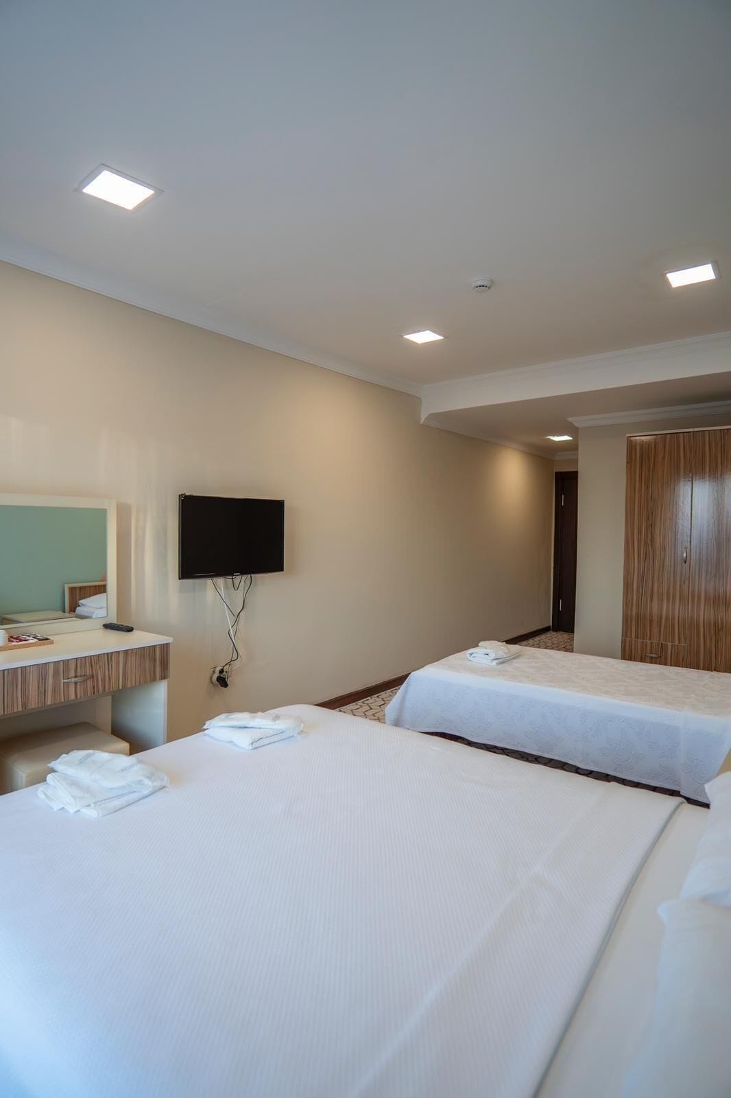 Een minibar, gratis wifi, beddengoed