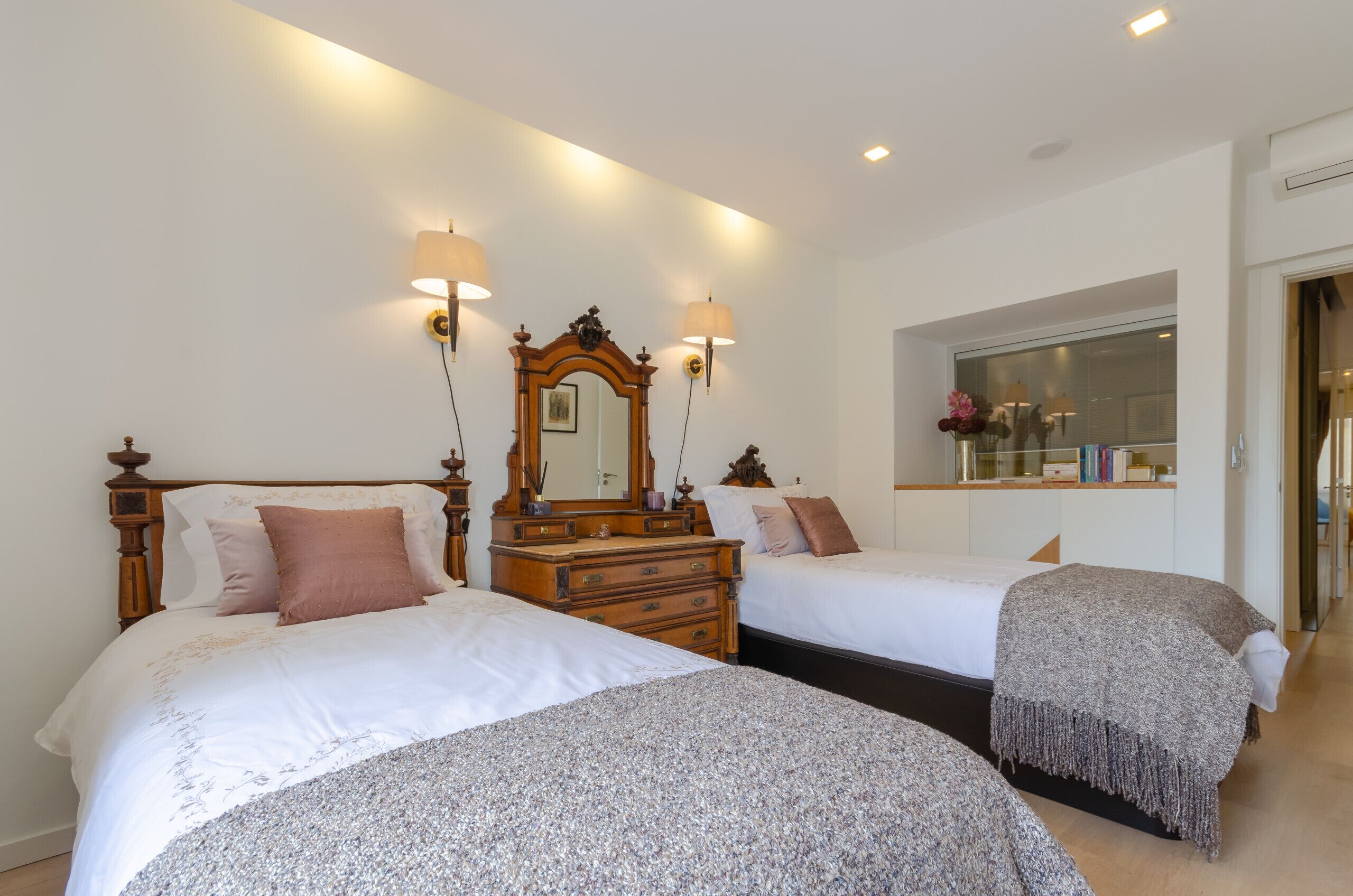 2 bedrooms, bed sheets