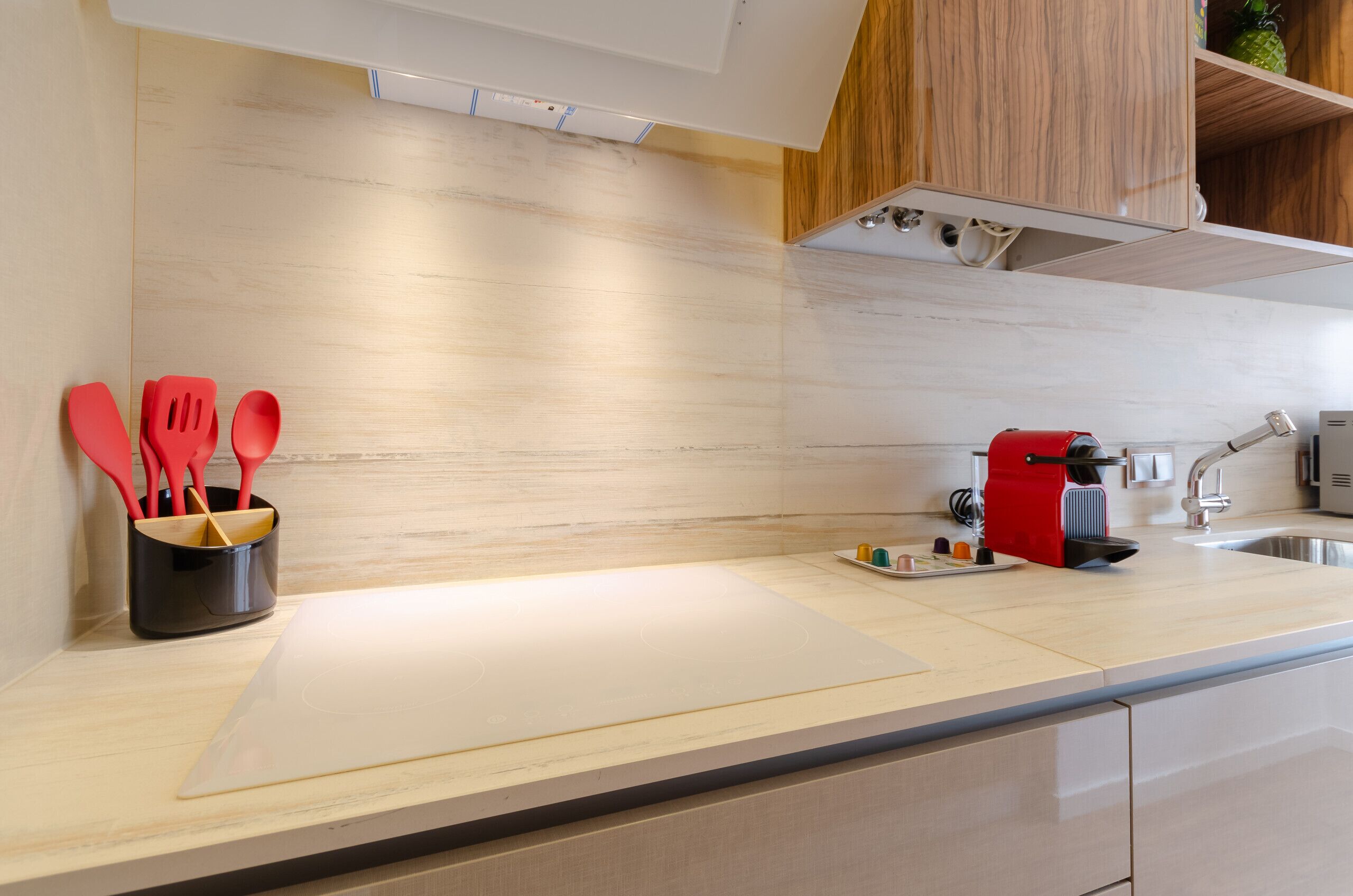 Microwave, dishwasher, coffee/tea maker, cookware/dishes/utensils