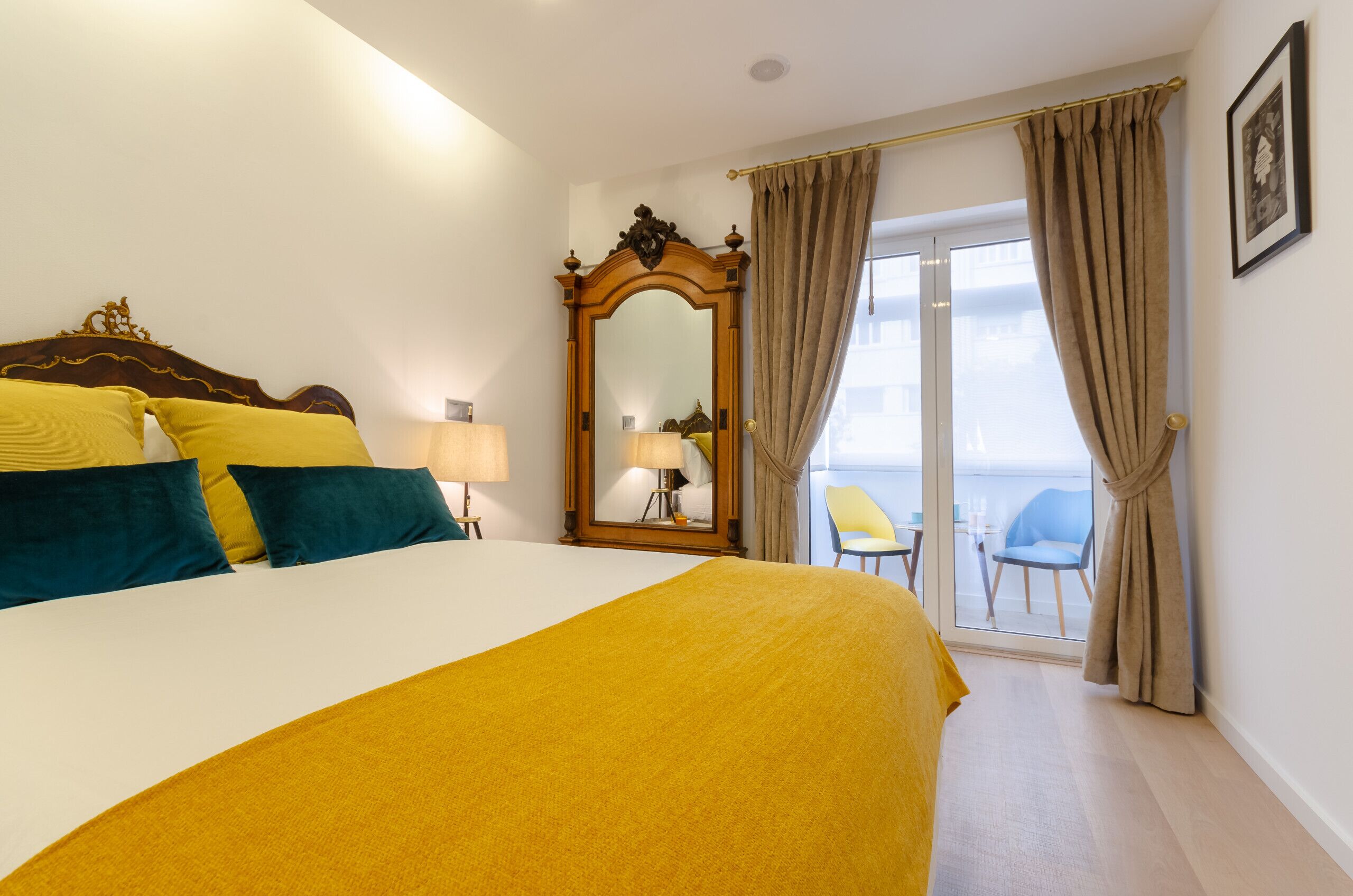 2 bedrooms, bed sheets