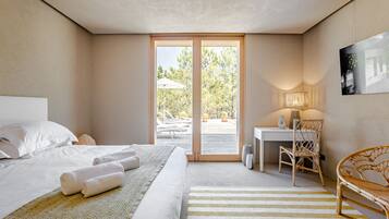 3 bedrooms, bed sheets
