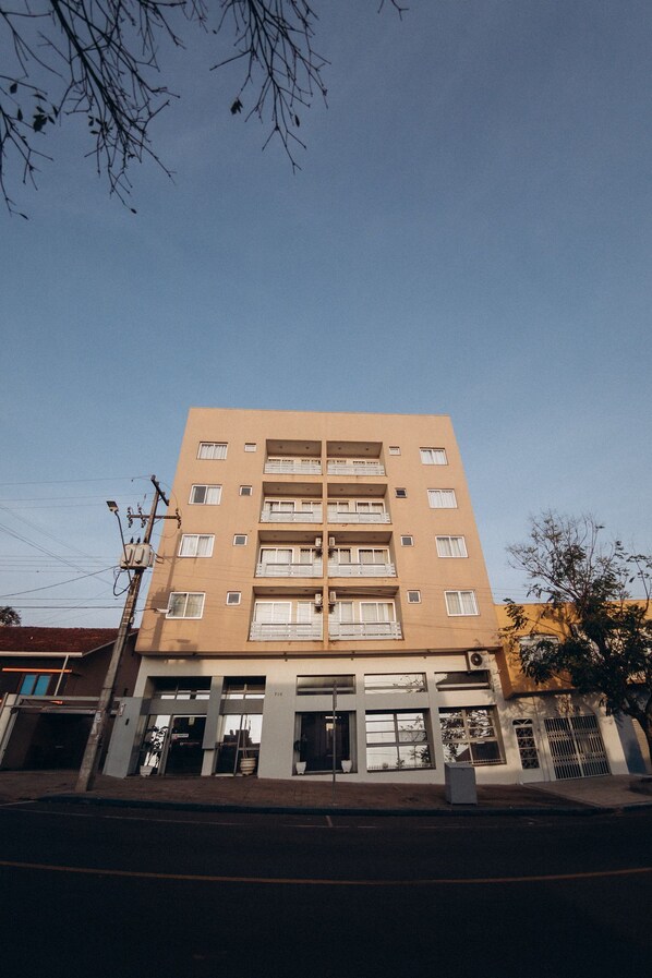 Front of property - Salvatori Hotel (Telemaco Borba)