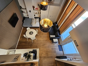 Familie appartement, niet-roken | Woonruimte | Een 50-inch smart-tv met digitale zenders, Netflix en streamingdiensten