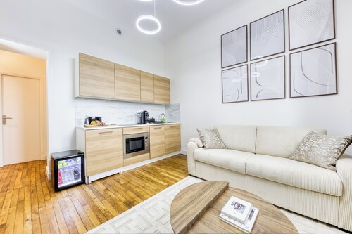 Cosy appart avec Jacuzzi à 15min Champs Elysées