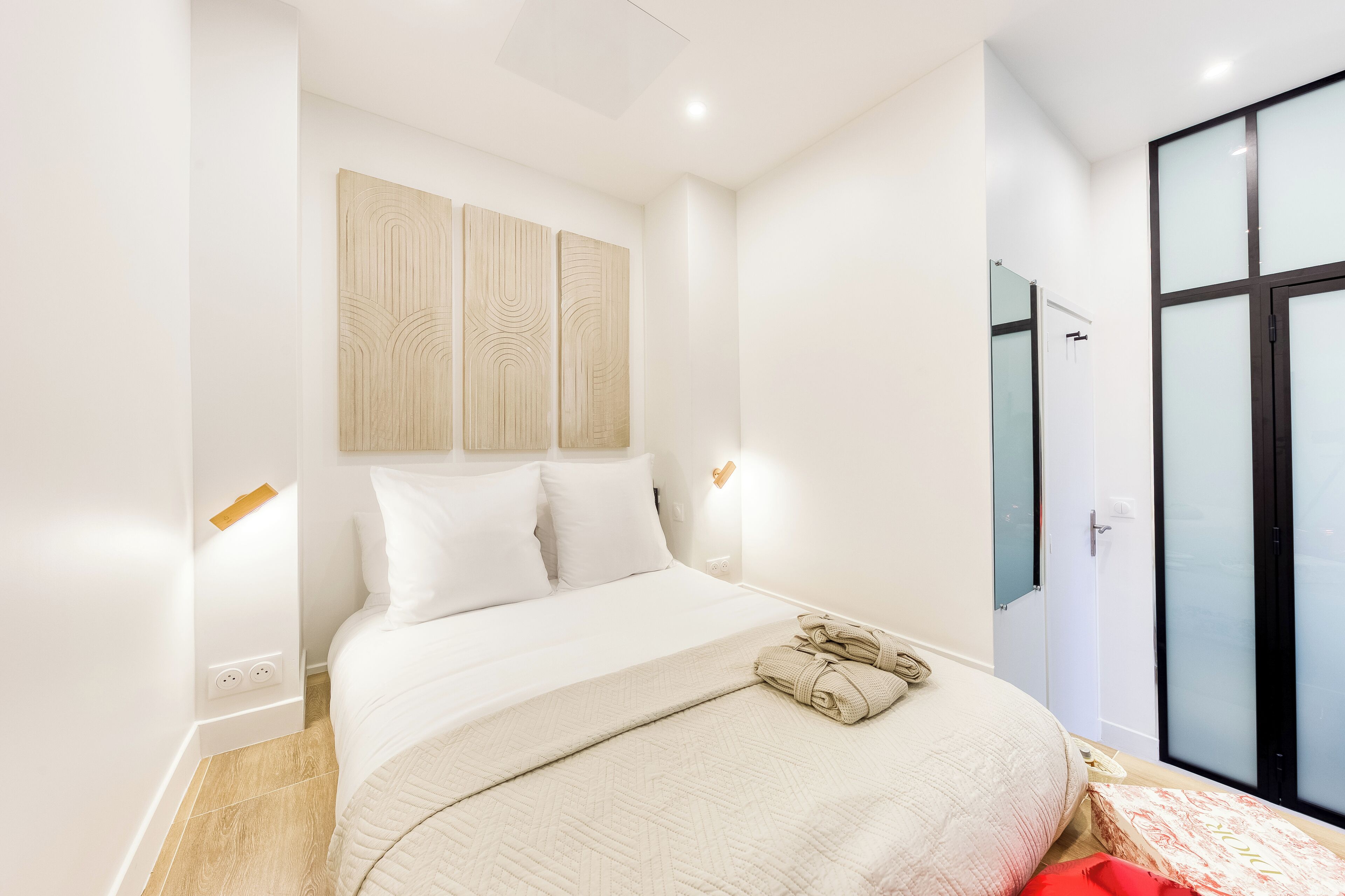 1 chambre, fer et planche à repasser, Wi-Fi, draps fournis