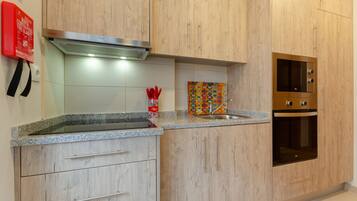 Micro-ondes, lave-vaisselle, cafetiĂšre/bouilloire