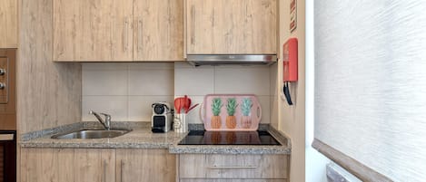 전자레인지, 식기 세척기, 커피/티 메이커, 조리 도구/접시/주방 기구