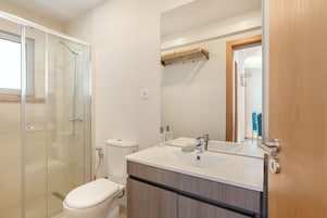 Shower, towels