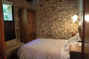 1 bedroom, iron/ironing board, Internet, bed sheets