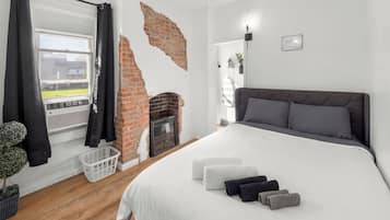 1 habitación, tabla de planchar con plancha, wifi y ropa de cama