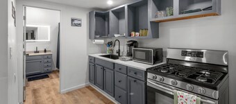 Beautiful Studio Apartment Centrally Located Downtown BFLO