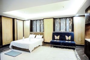Free WiFi, bed sheets