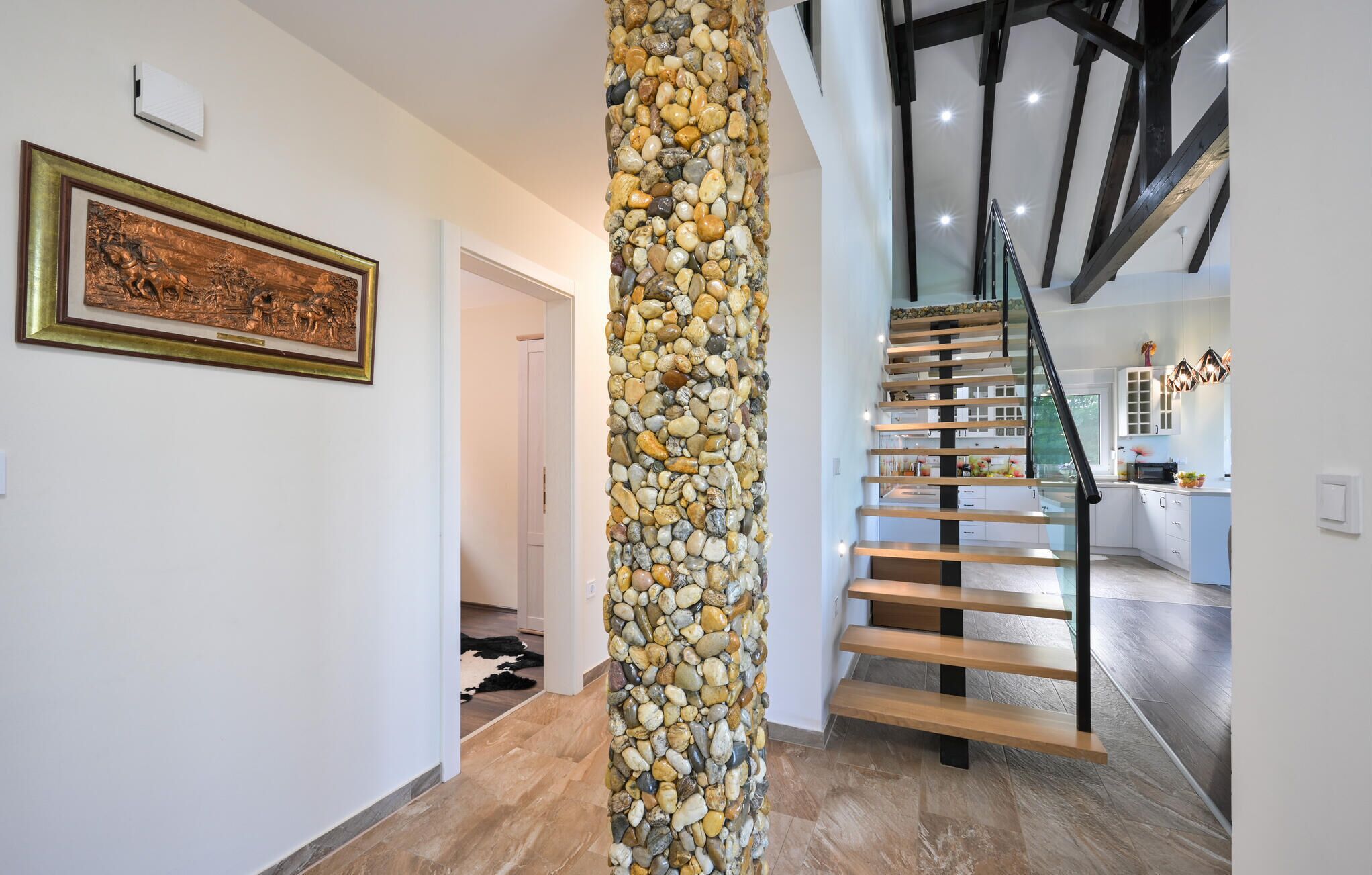 المنشأة من الداخل