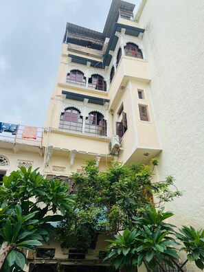 Front of property - Hotel Heritage haveli (Udaipur)
