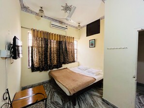 Standard Room | Free WiFi