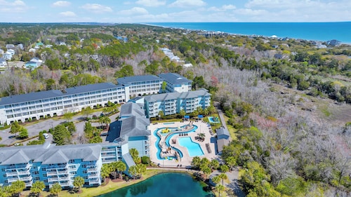 SH 224 Litchfield By the Sea Water Park Access with private Balcony