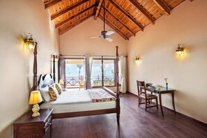 The Jungle Fowl | In-room safe, free WiFi
