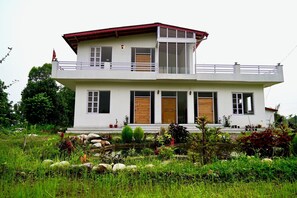 Exterior - Discover Serenity at Tulip Villa - Private, Spacious & Fully Modern (Kotabagh)