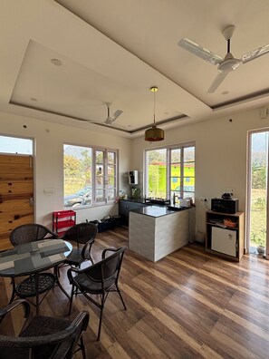 Fridge, microwave, stovetop, electric kettle
