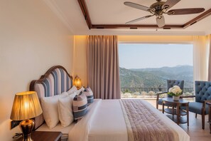 Iron/ironing board, free WiFi - ELIVAAS Prive The Royce (Kasauli)