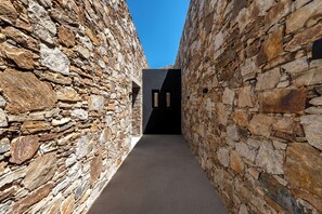 Property entrance - Vista Blue Villas (Naxos)