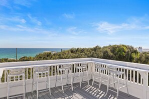 Property grounds - "3 By The Sea" | Large Pool, 6 Bikes & 30A Charm, Steps to Beach Access (Santa Rosa Beach)