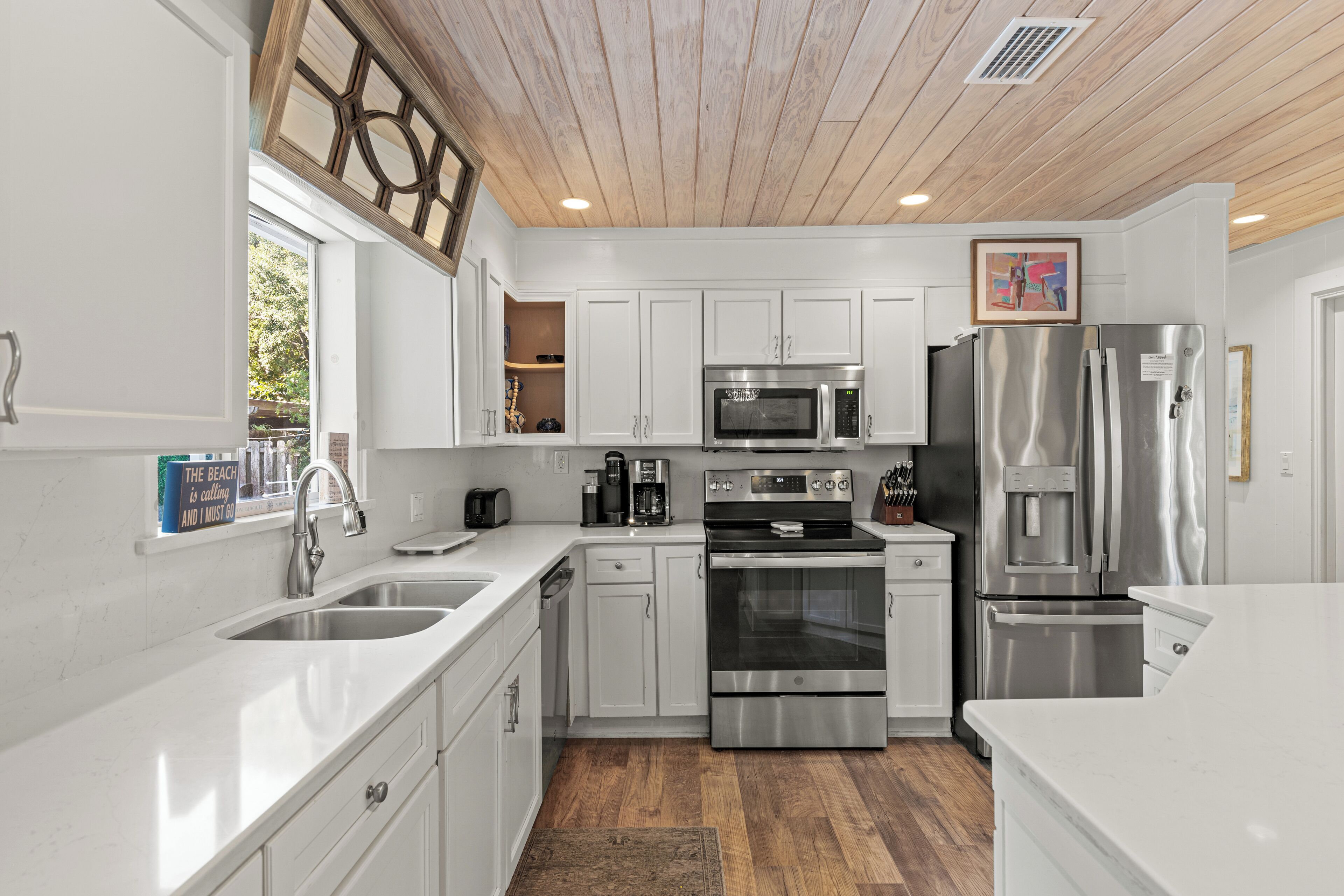 ثلاجة، ميكروويف، فرن، موقد طهي مسطح