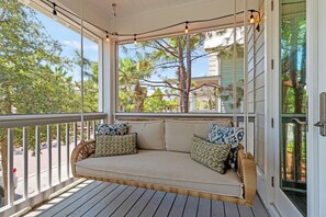 Property grounds - Luxury in Prominence South | 4BR + Bikes + Golf Cart, Near Seaside & Rosemary (Inlet Beach)
