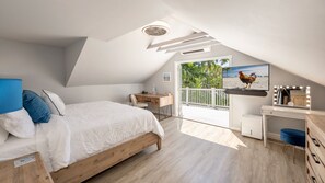 3 bedrooms, desk, iron/ironing board, WiFi