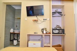 1 bedroom, iron/ironing board, WiFi, bed sheets