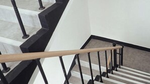 Gambar tidak terklasifikasi, 3 dari 36, tombol